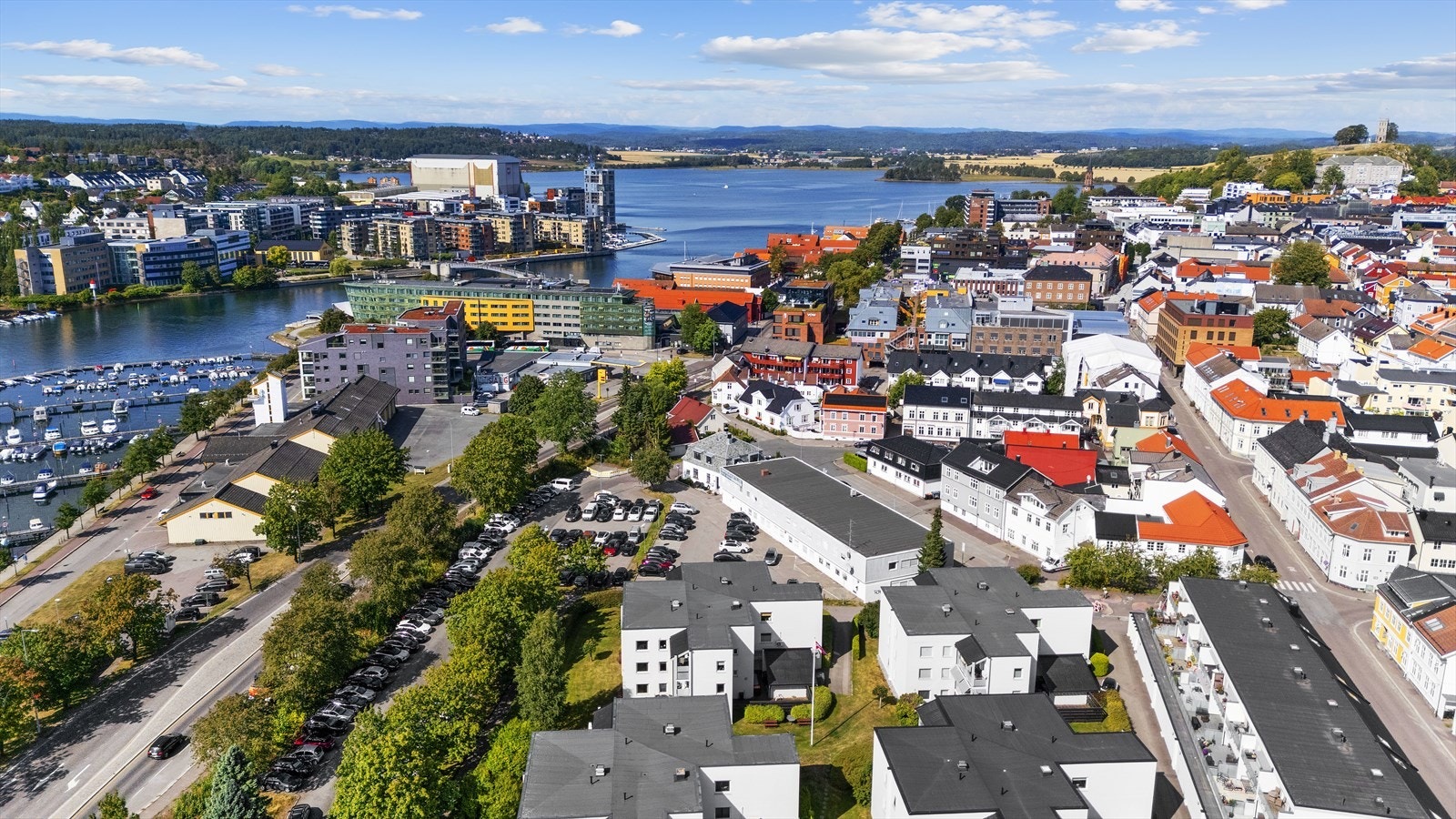 Her bor du midt i hjertet av Tønsberg, med byliv og folkeliv rett utenfor døren. Galleribilde
