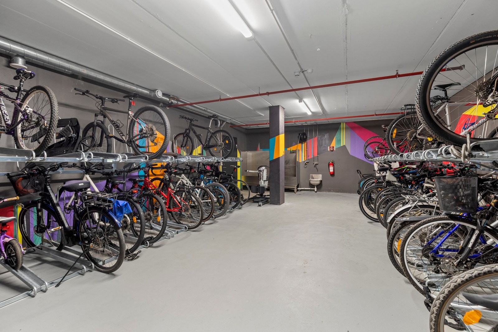Godt med felles sykkelparkering. Galleribilde