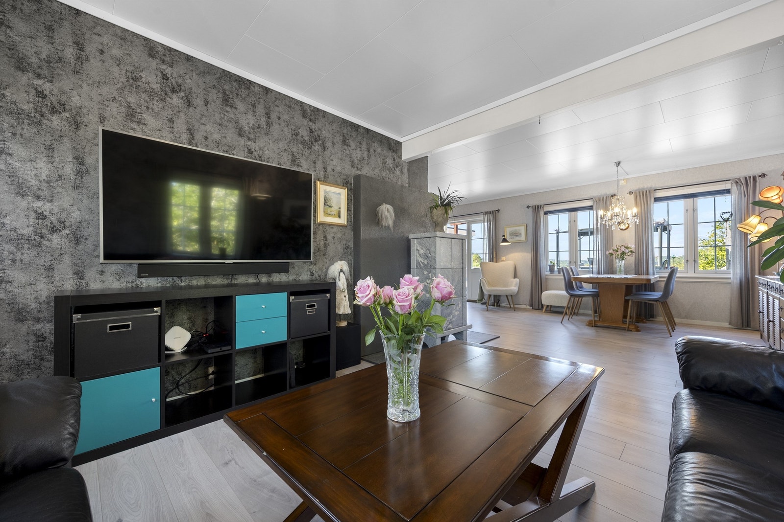 TV-krok i stuen. Galleribilde