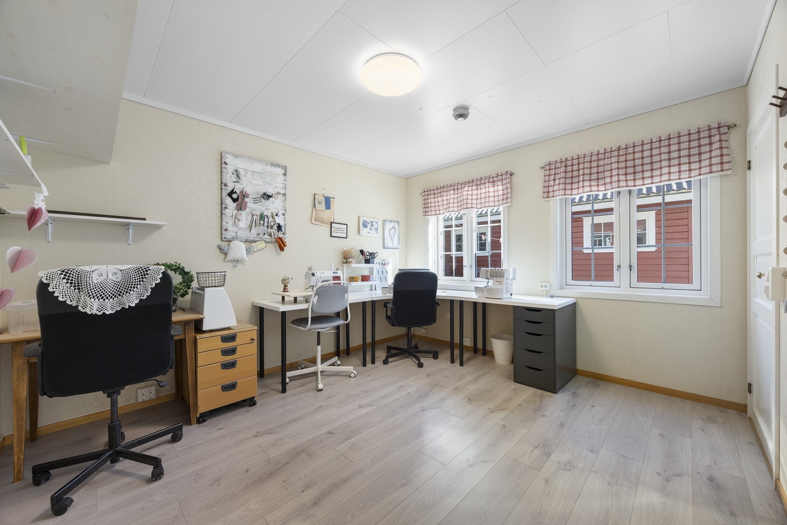 Soverom i underetasjen, perfekt som hobbyrom eller hovedsoverom. Galleribilde