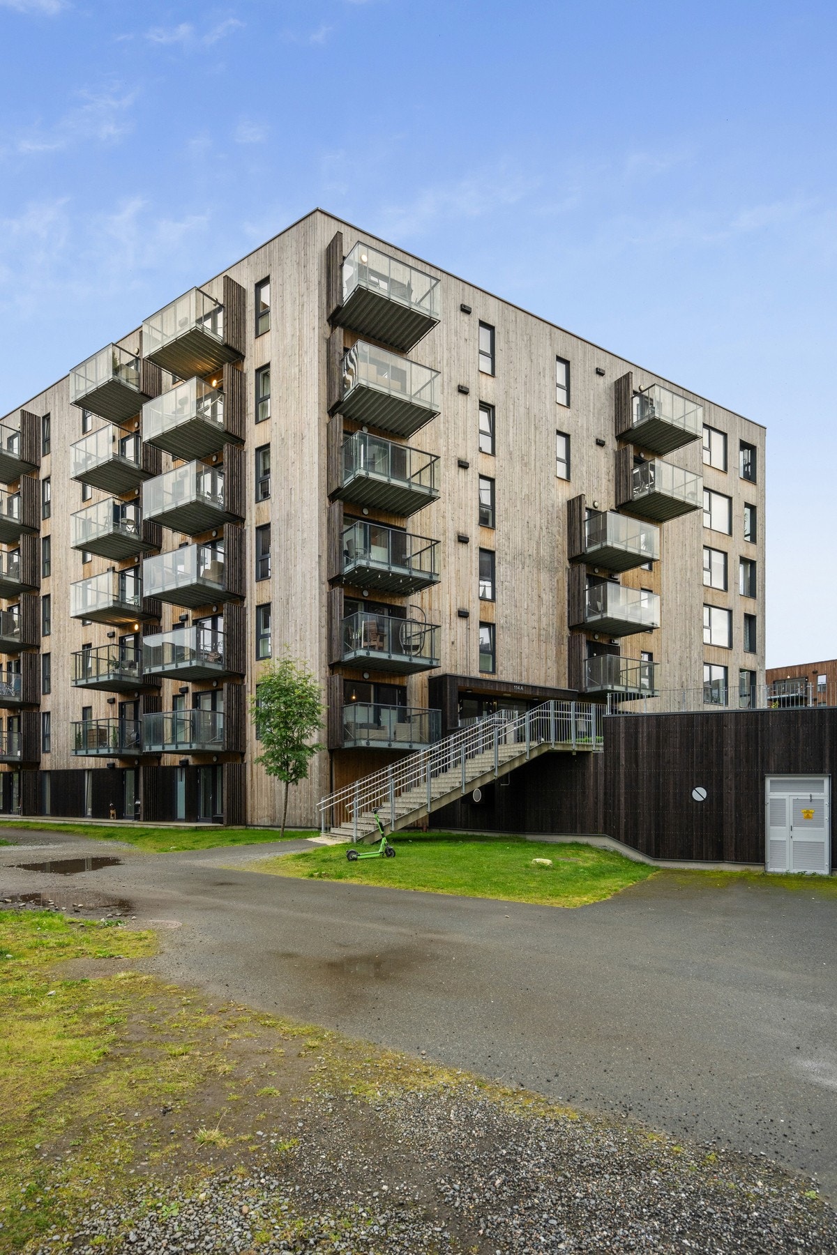 Sameiet har heis, felles gjesteleilighet i første etasje og tilgang til ekstern sportsbod. Galleribilde
