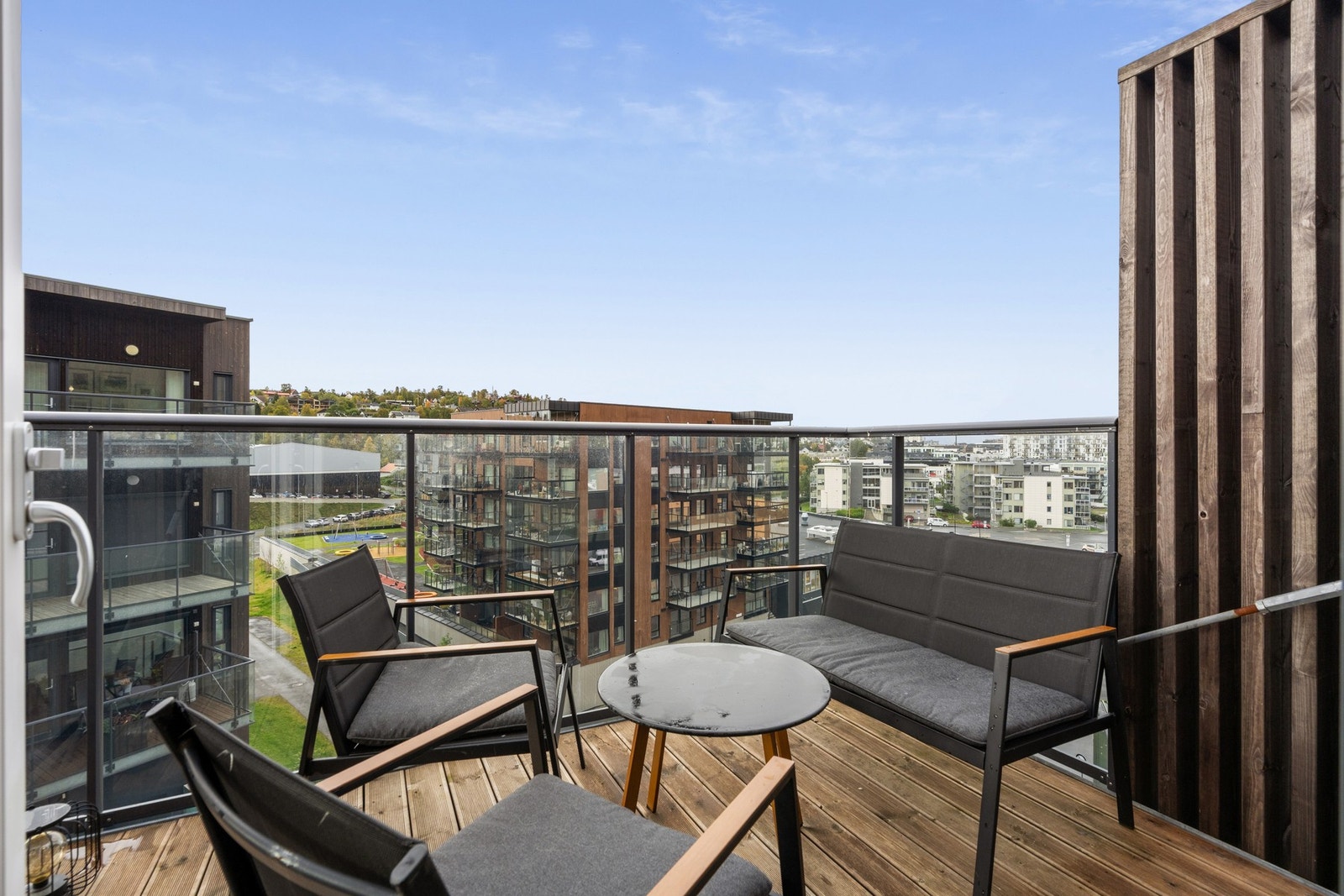 Moderne 3-roms toppleilighet fra 2018 med heis, vannbåren gulvvarme og egen balkong. Galleribilde