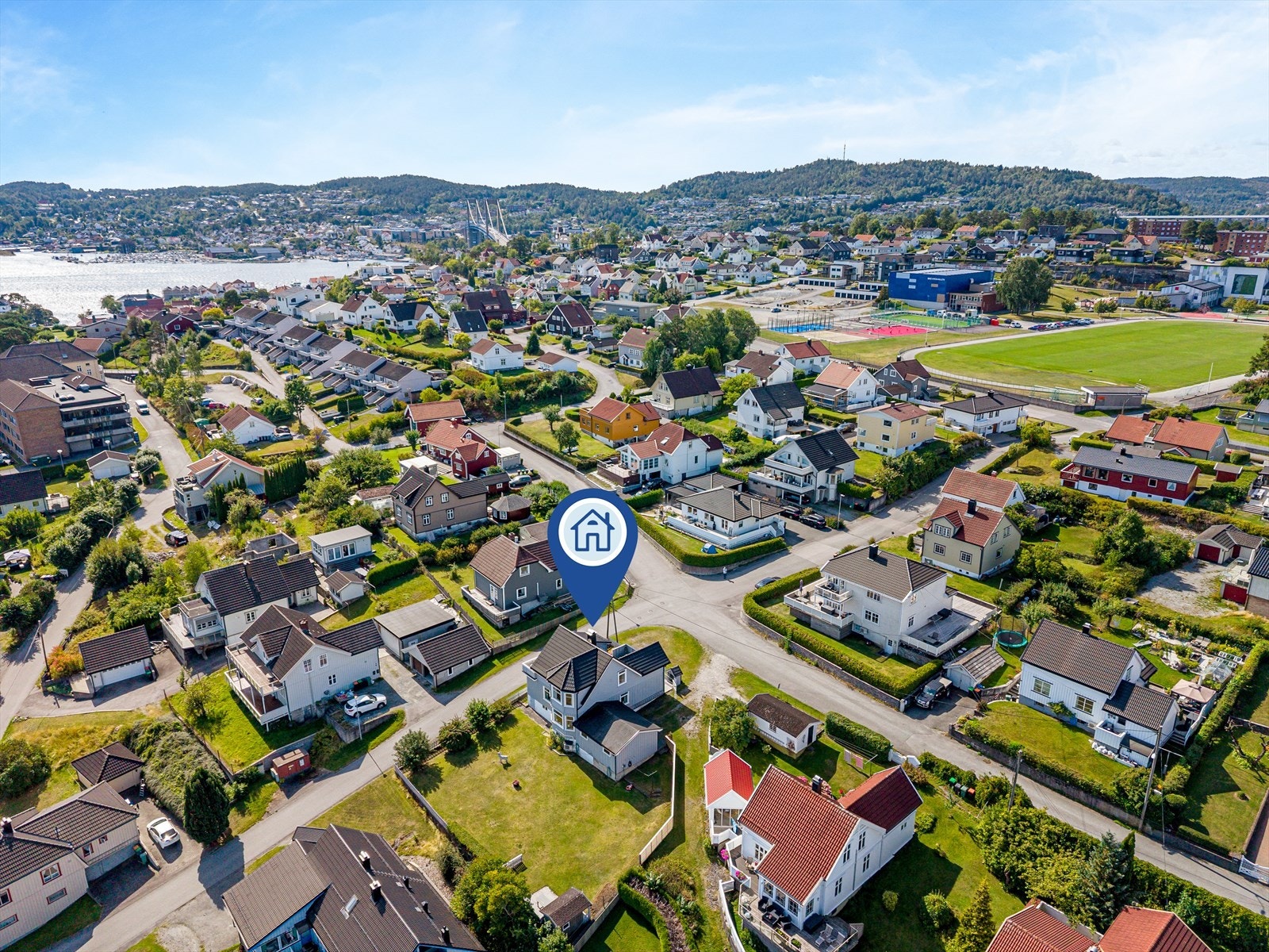 Brevik er en idyllisk kystby i Porsgrunn kommune som ligger strategisk og vakkert plassert ytterst på Eidangerhalvøya der Frierfjorden møter Langesundsfjorden. Galleribilde