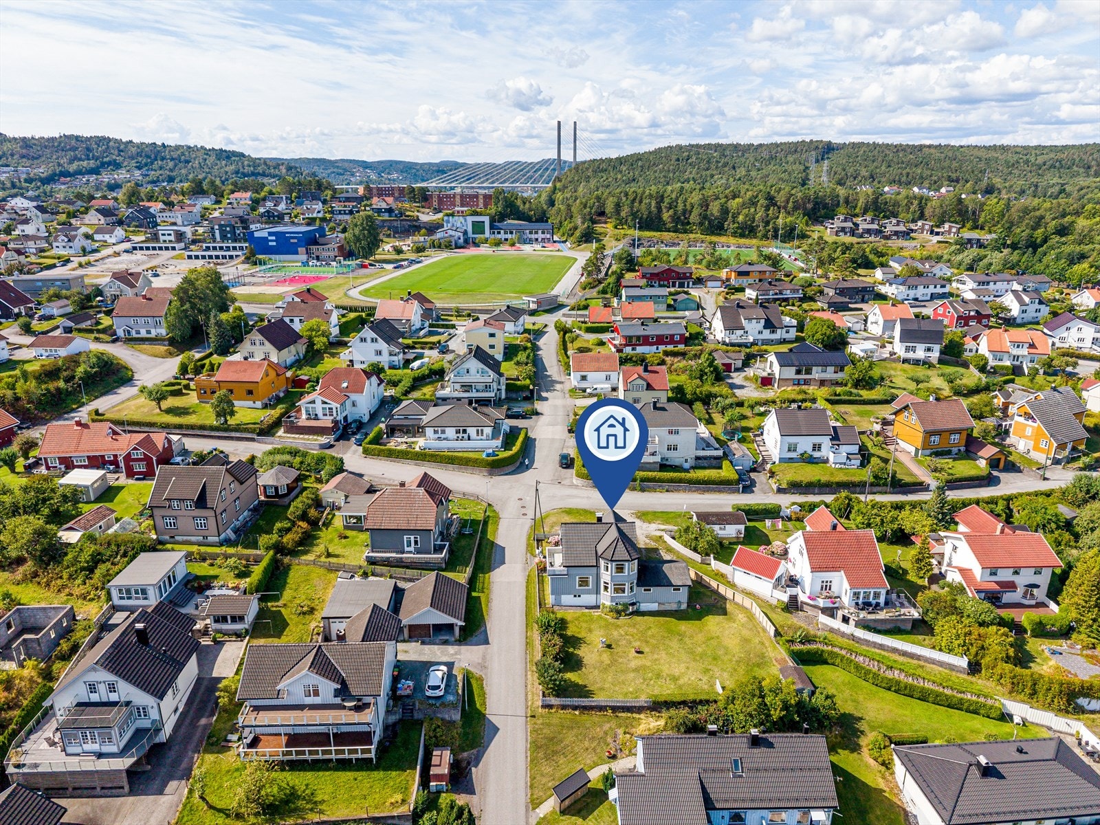 Kort avstand til idrettsanlegg og turområder. Galleribilde