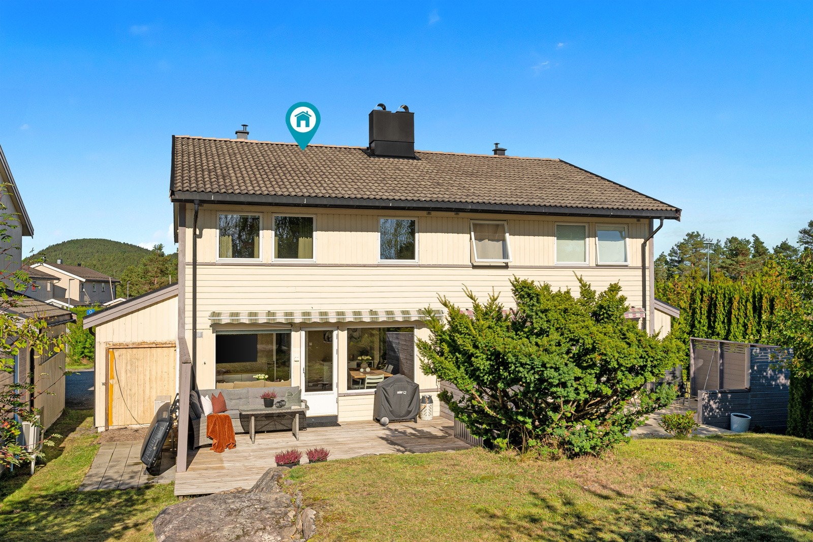 Innholdsrik 1/2-part av 2-mannsbolig - Tomten er pent opparbeidet og dels naturtomt Galleribilde