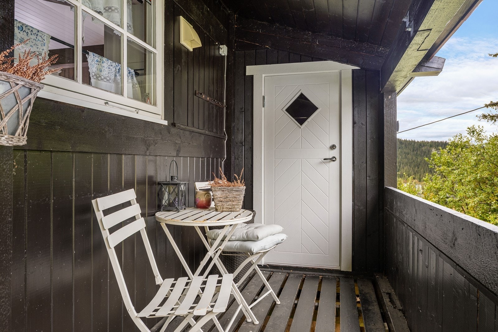 Overbygd svalgang. Husfoto/TW Galleribilde