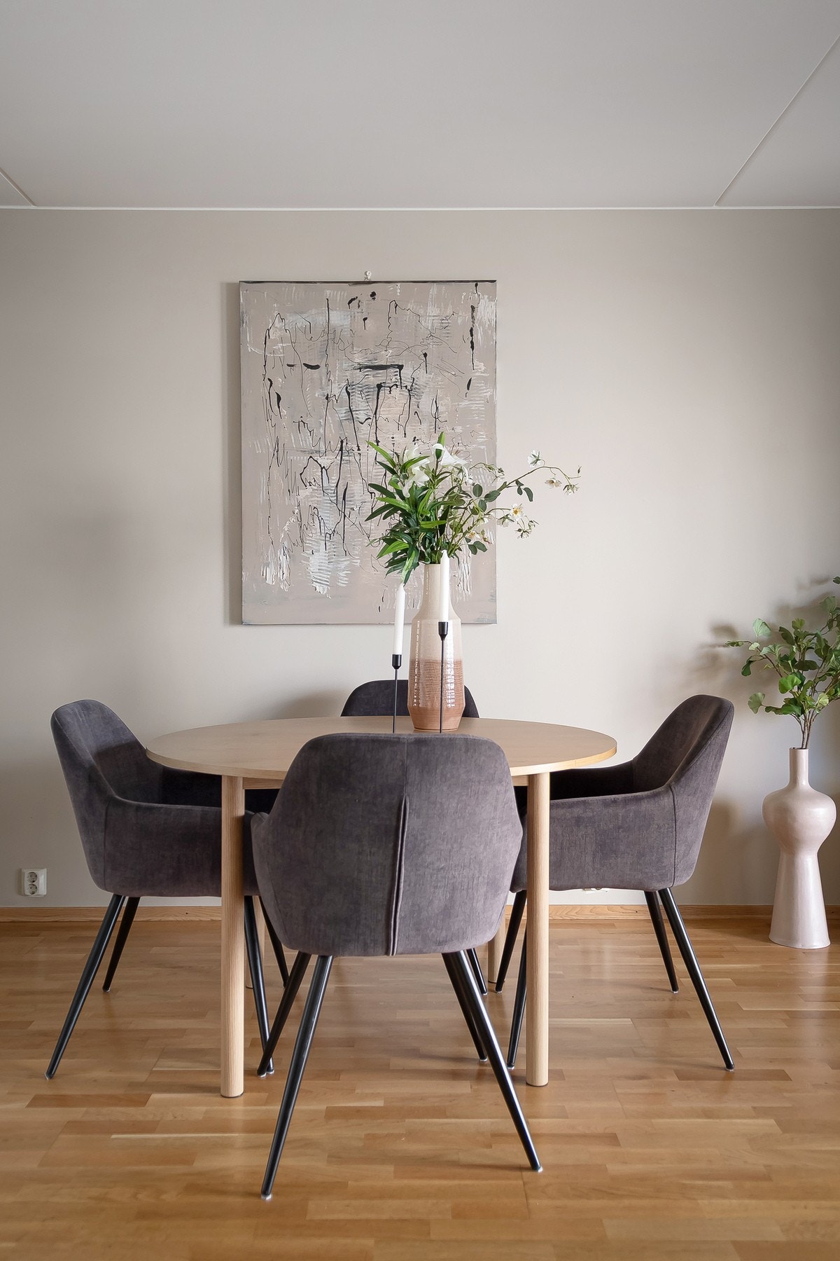 God plass til spisestuebord Galleribilde