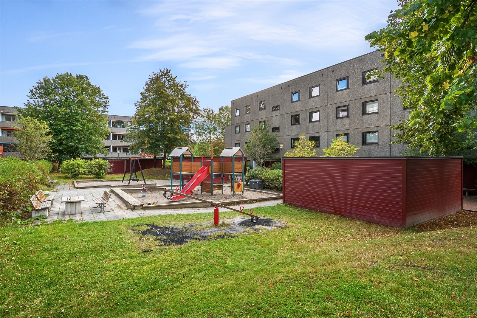 Fellesområdene består av sittegrupper, lekeplasser, sykkelbod m.m. Galleribilde