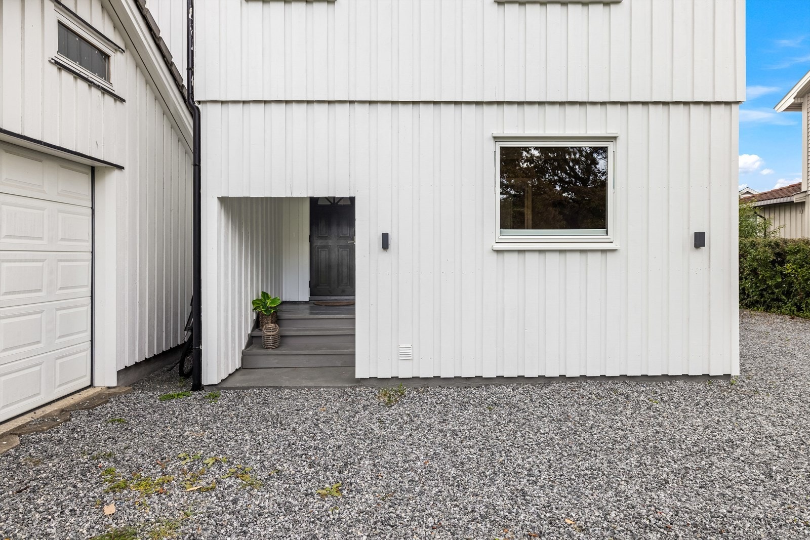 Inngangspartiet til boligen. Galleribilde