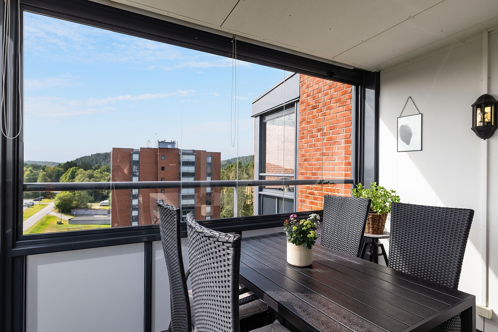 Glassfeltene kan skyves til side på de varme dagene. Galleribilde