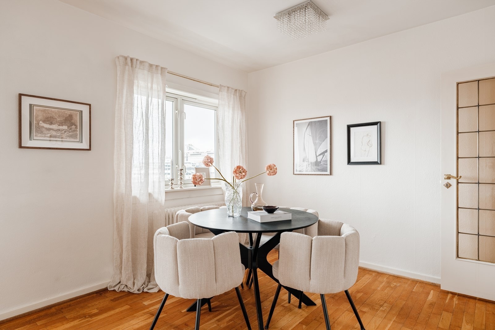 Vinduer med tolags isolerglass, produsert i 2002. Galleribilde