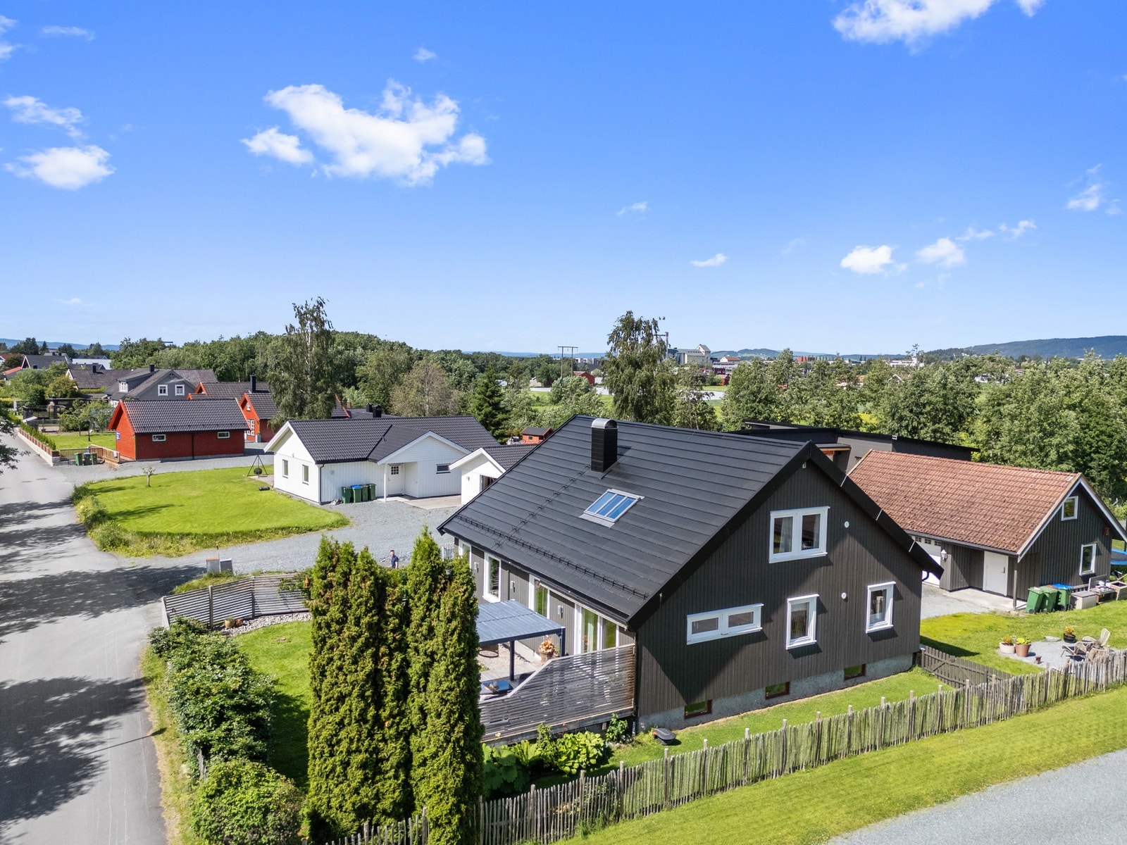 Stor og romslig familiebolig. Galleribilde