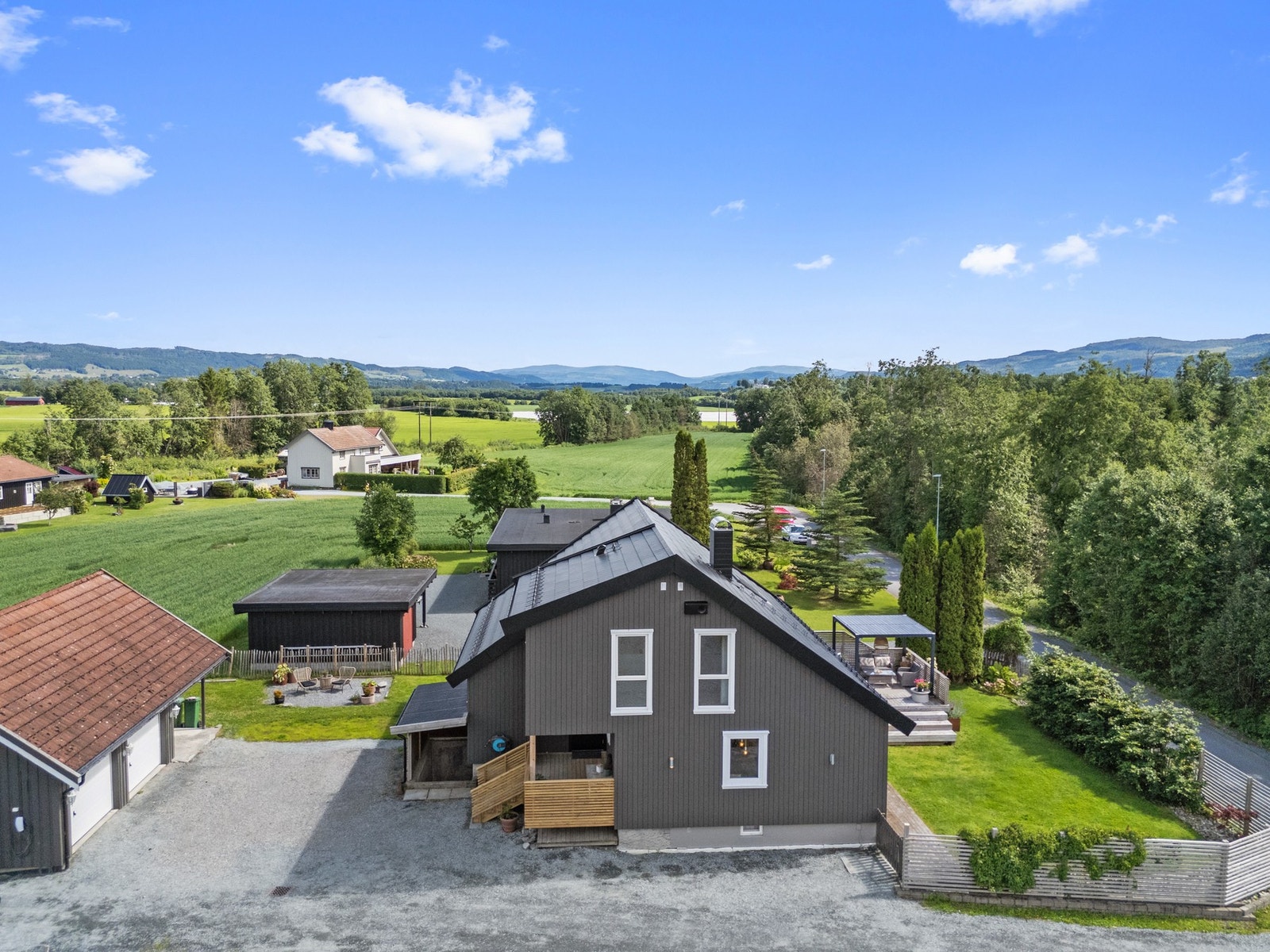 Etterisolert, ny vindsperre og ny kledning. Galleribilde