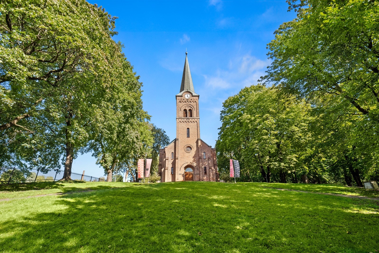 Nydelige Sofienberg kirke. Galleribilde