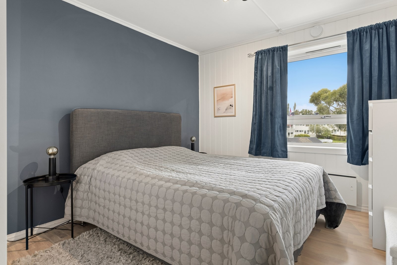 Hovedsoverom med praktisk størrelse på ca. 11m² og gode innredningsmuligheter. Galleribilde
