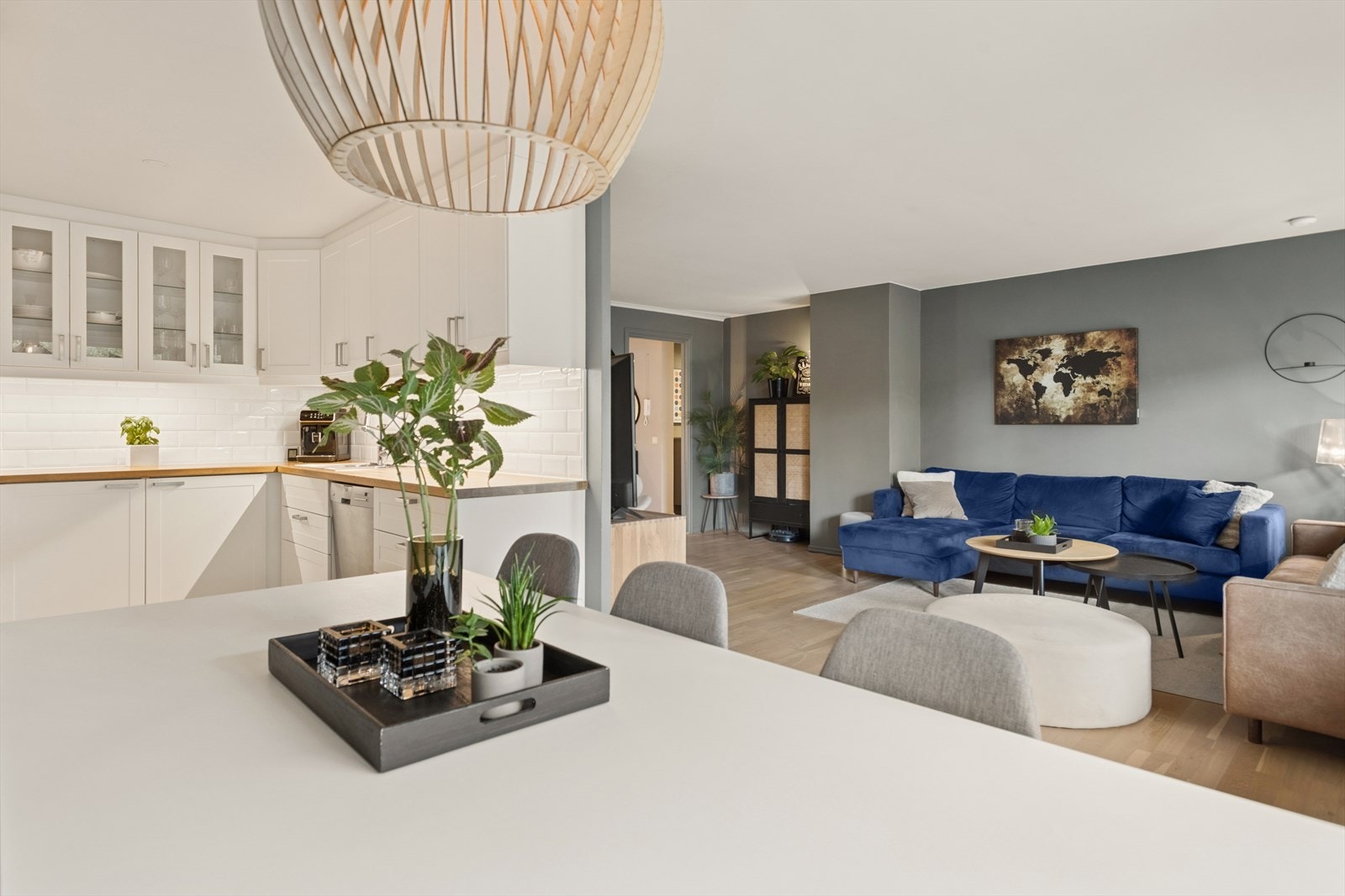 Stuen har en naturlig tilknytning til spiseplassen. Galleribilde