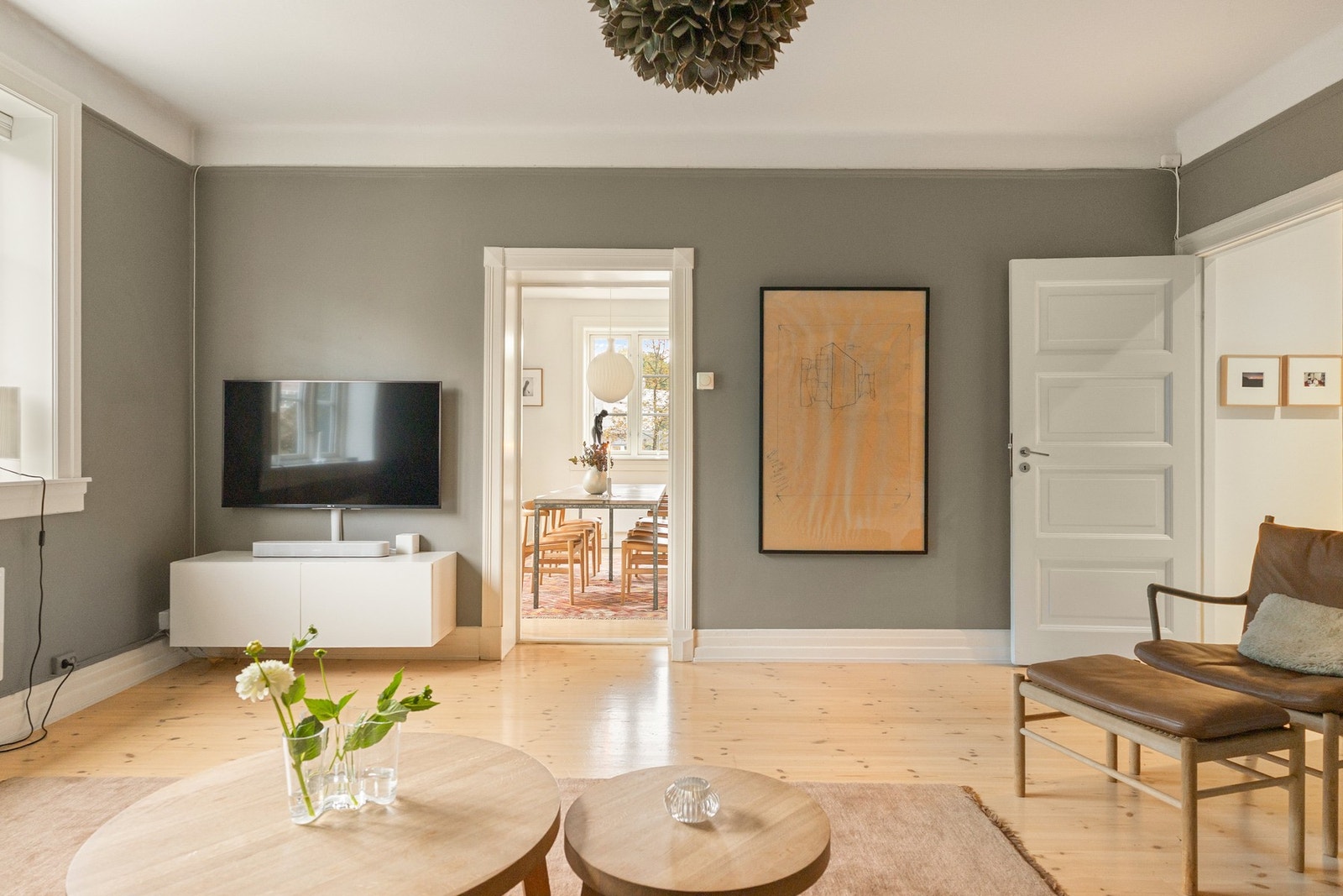 Fra stuen har direkte adkomst til hyggelig spisestue Galleribilde