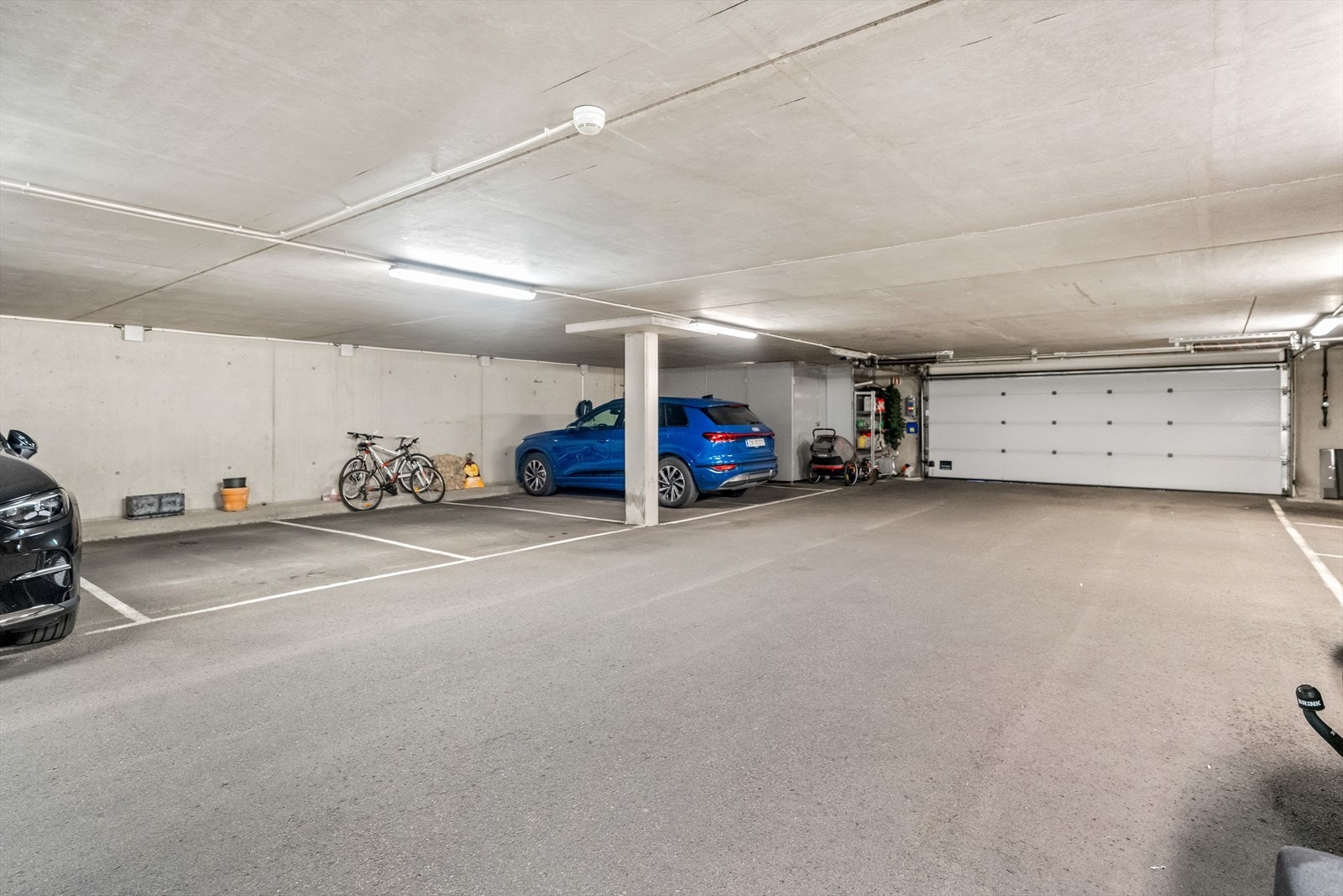 Det medfølger også en bod i garasjenanlegget på ca 5 kvm. Galleribilde