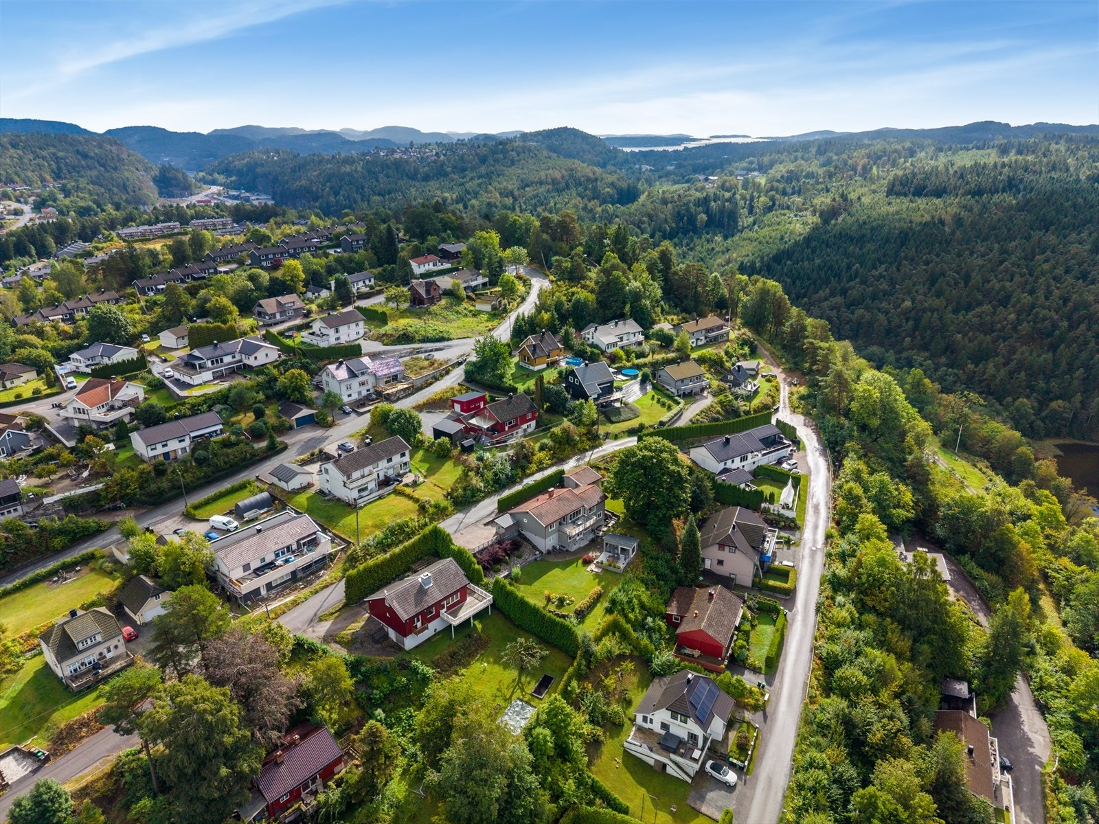 Etablert og barnevennlig boligområde med gangavstand til Klevstrand skole og idrettsanlegg. Galleribilde