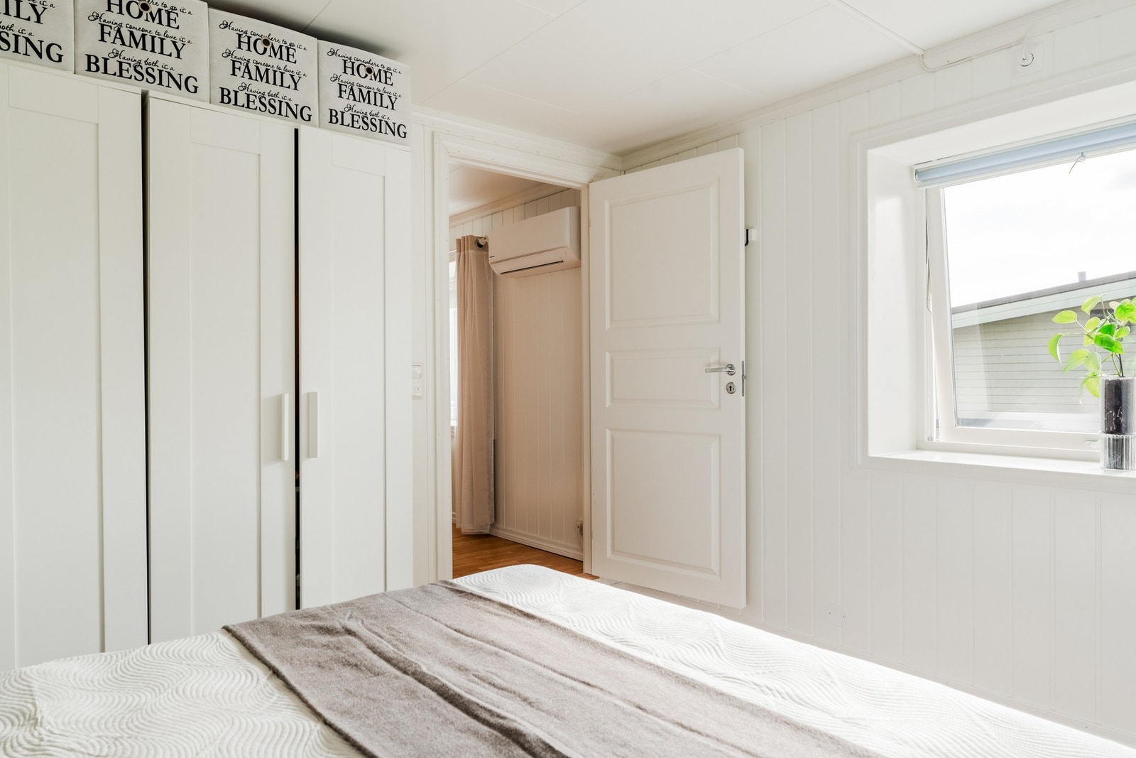 Det andre soverommet byr på god plass til en romslig dobbeltseng. Galleribilde
