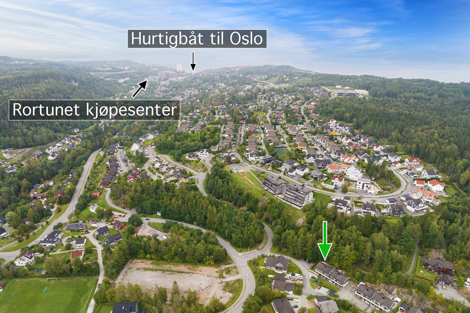 Kort vei til Rortunet senter og hurtigbåtforbindelse fra Slemmestad direkte til Aker Brygge. Galleribilde