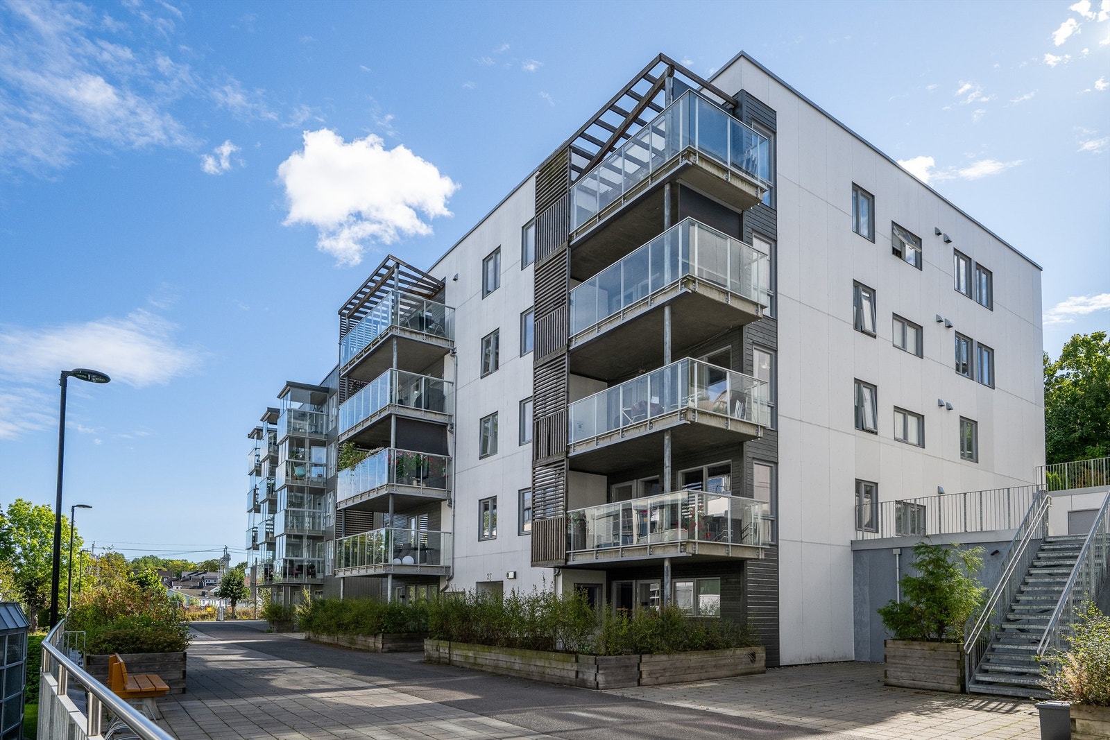 Sameiet Slotsengen ble oppført i 2019 og har velholdte fellesarealer. Galleribilde