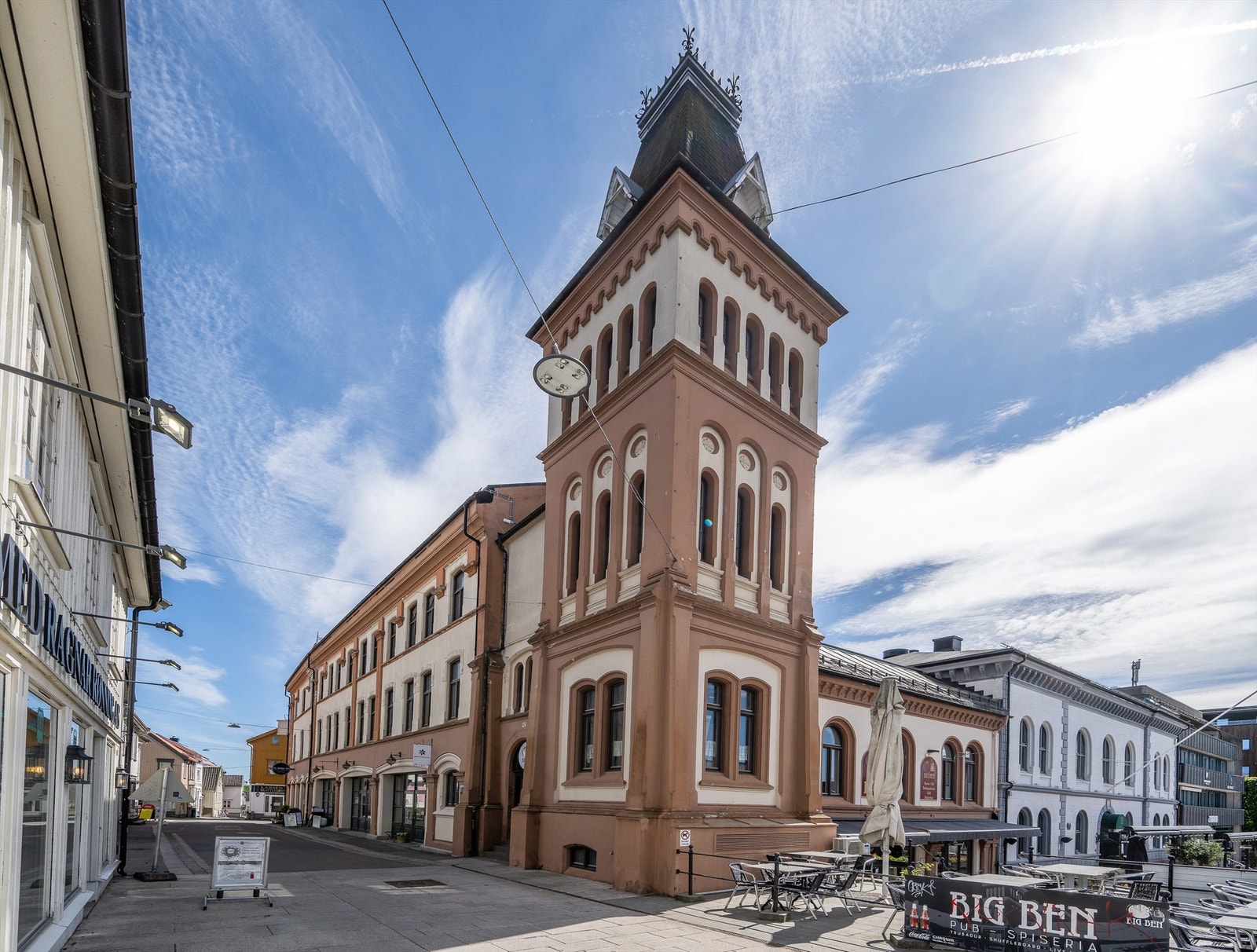 Kort gangavstand til byens varierte utvalg av butikker og serveringssteder. Galleribilde