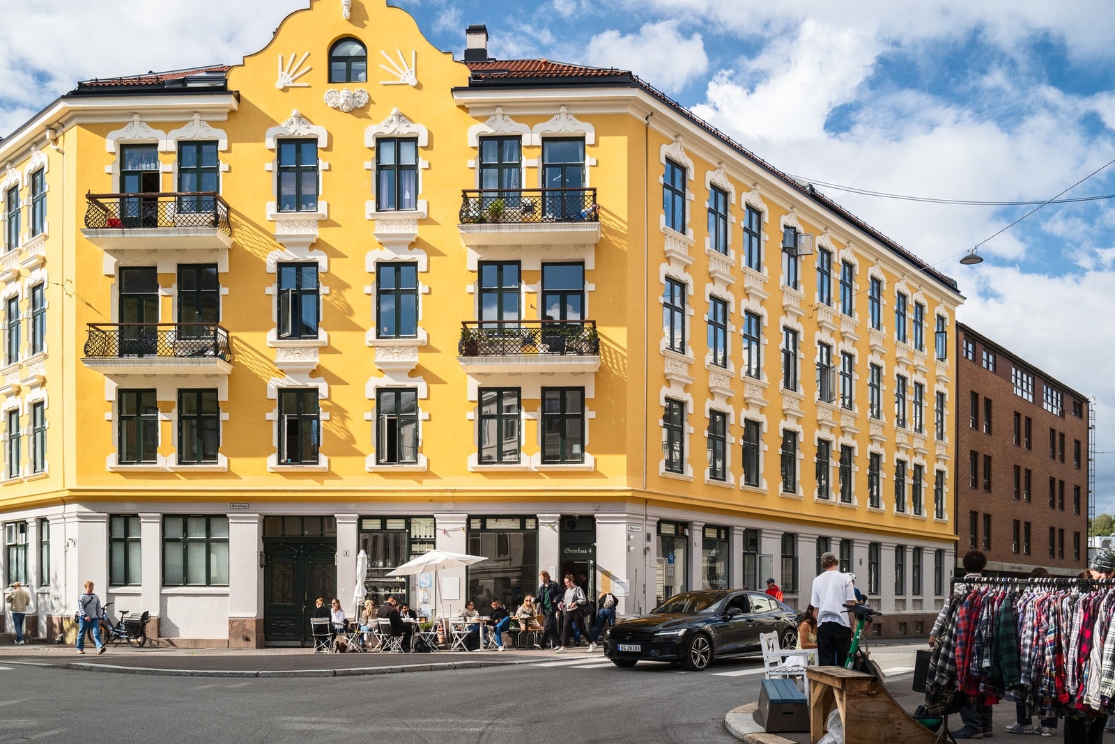Den øvre delen av Grünerløkka er kjent for sine sjarmerende bygårder, grønne lunger og urbant byliv - samtidig som det finnes en egen ro her.
Foto: Scott Kvitberg / Fotostallen AS. Galleribilde