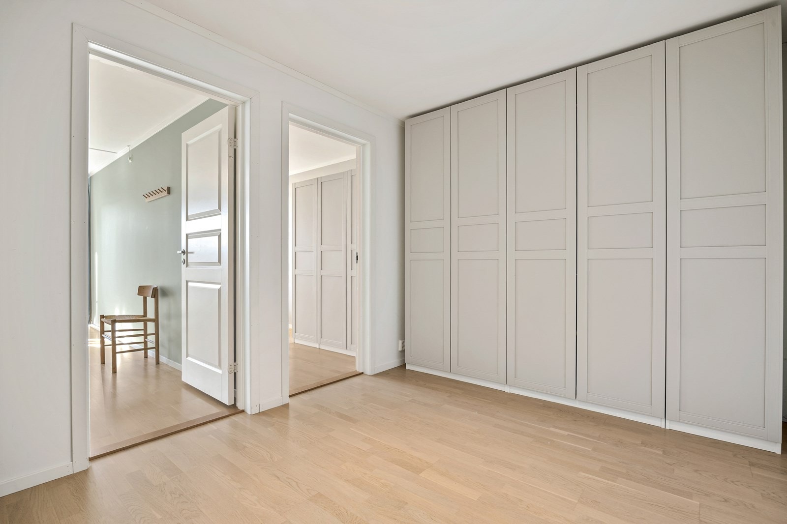 Gode lagringsmuligheter i denne etasjen. Galleribilde