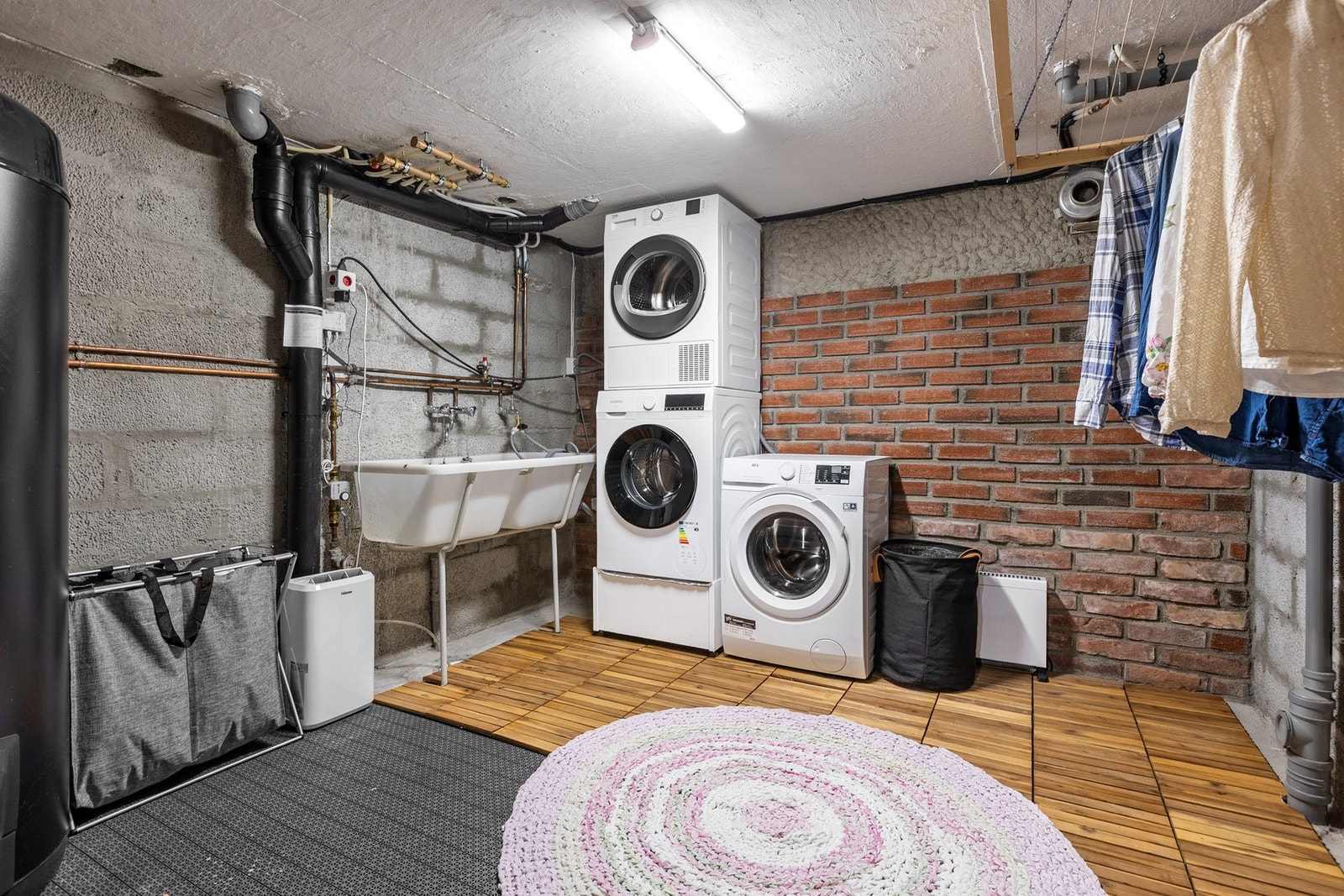 Kjeller med opplegg for vaskemaskin Galleribilde