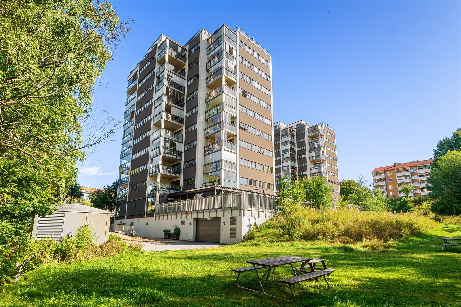 Eitillstad borettslag består av 98 boliger og 2 næringslokaler, og har en god økonomi. Galleribilde