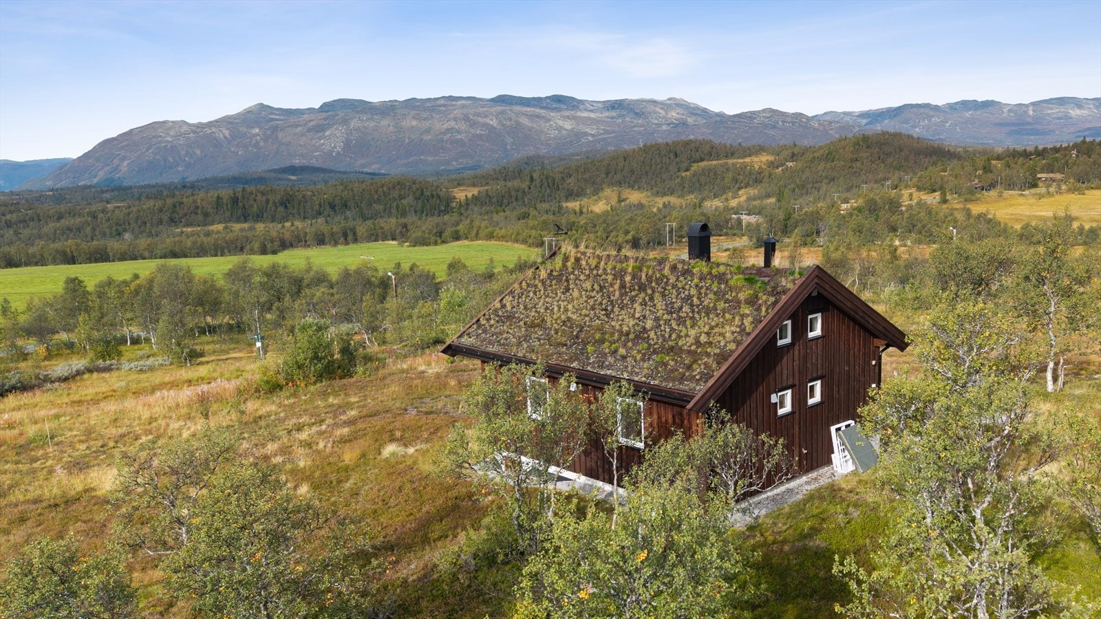 Velkommen til Rauland og Bjønnskarhaugen 27! Seniormegler Jeanette A Eriksrød ønsker deg velkommen til visning. Galleribilde