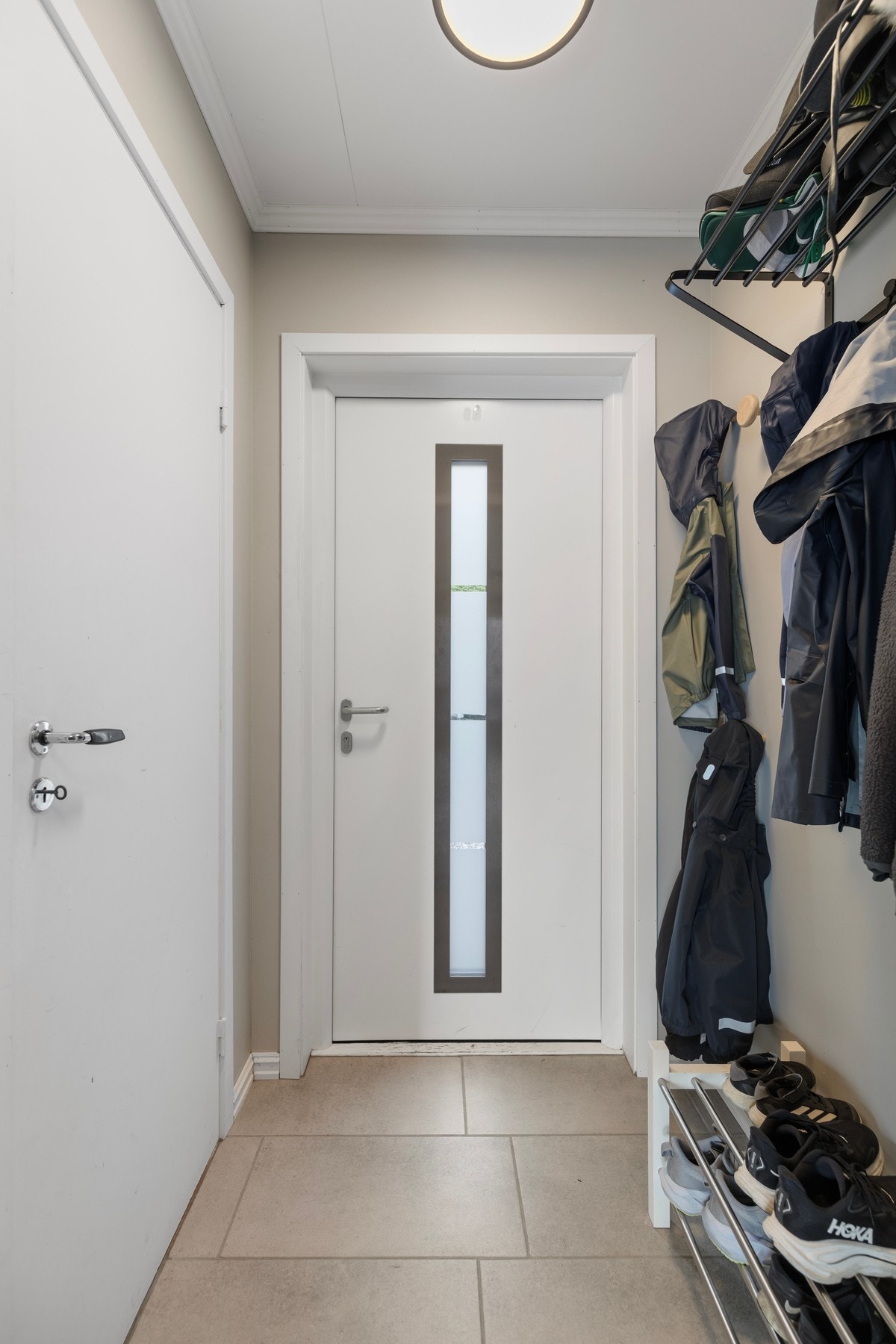 Boligen har inngangsparti på baksiden av boligen. Galleribilde