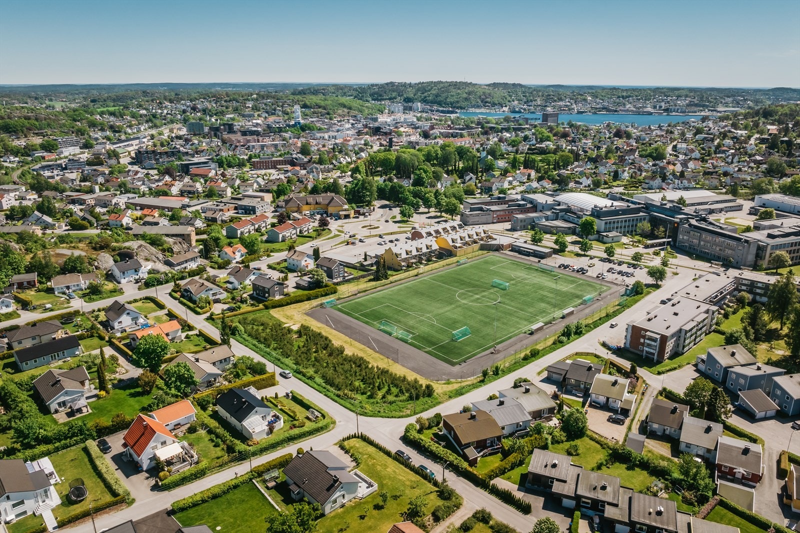 Nærområdet fotografert med drone. Galleribilde