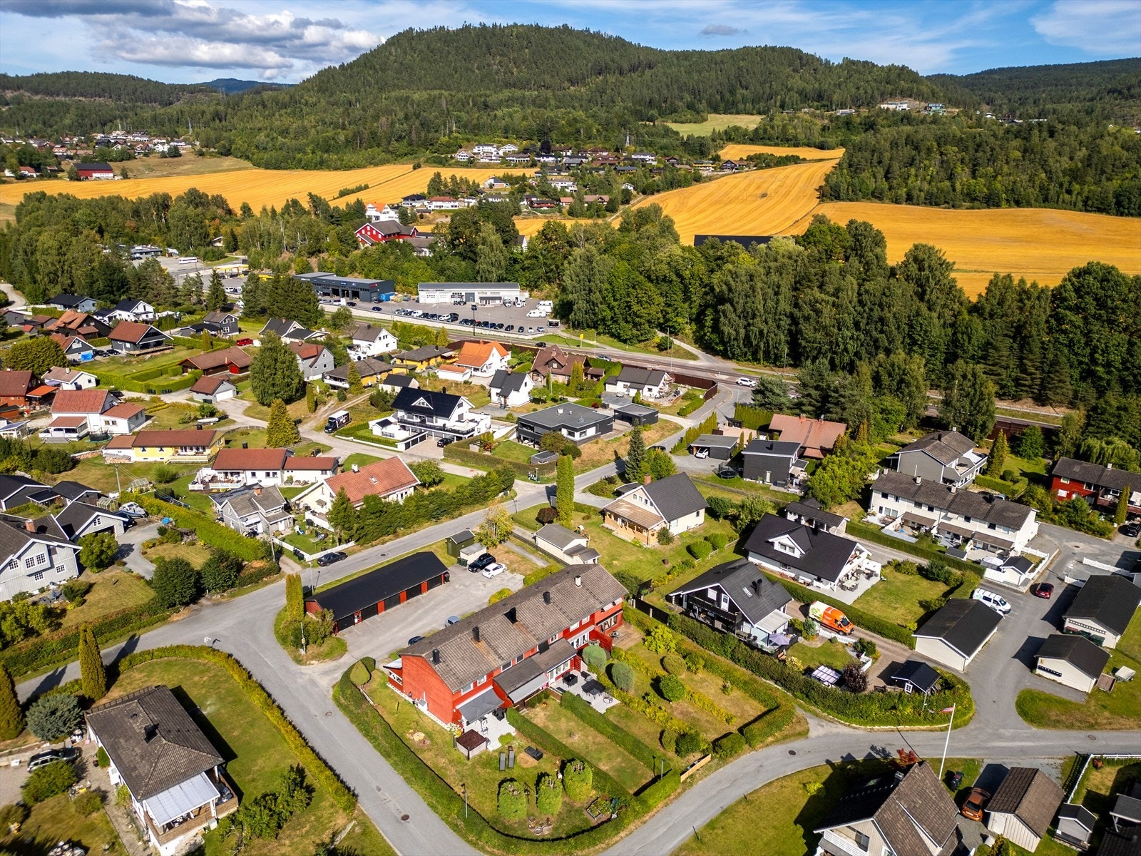 Utsyn mot Hobbelstadåsen og åsene rundt Hokksund. Galleribilde