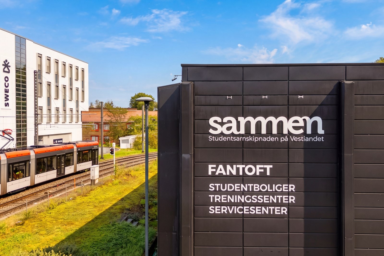 Ved studentbyen på Fantoft finner du flere aktivitetstilbud, herunder treningssenter og sosiale møteplasser Galleribilde