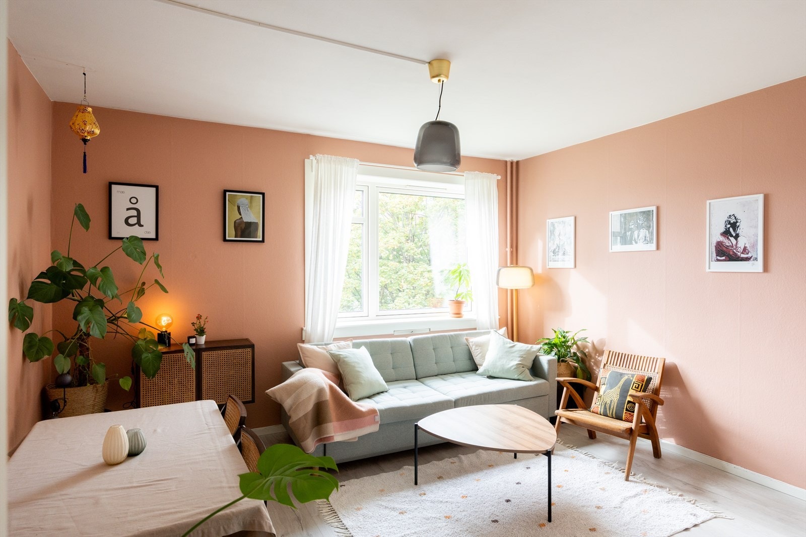 Leiligheten holder en gjennomgående god standard. Her kan du flytte rett inn! Galleribilde