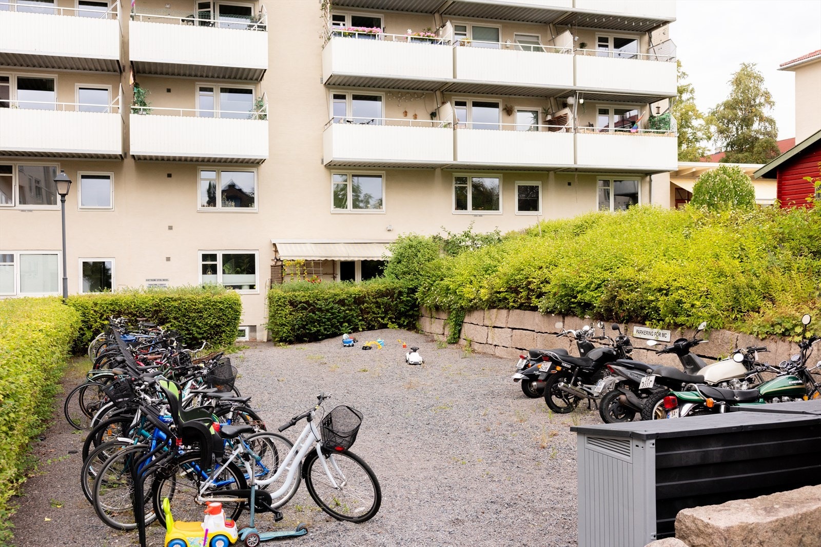 Felles sykkelparkering. Galleribilde