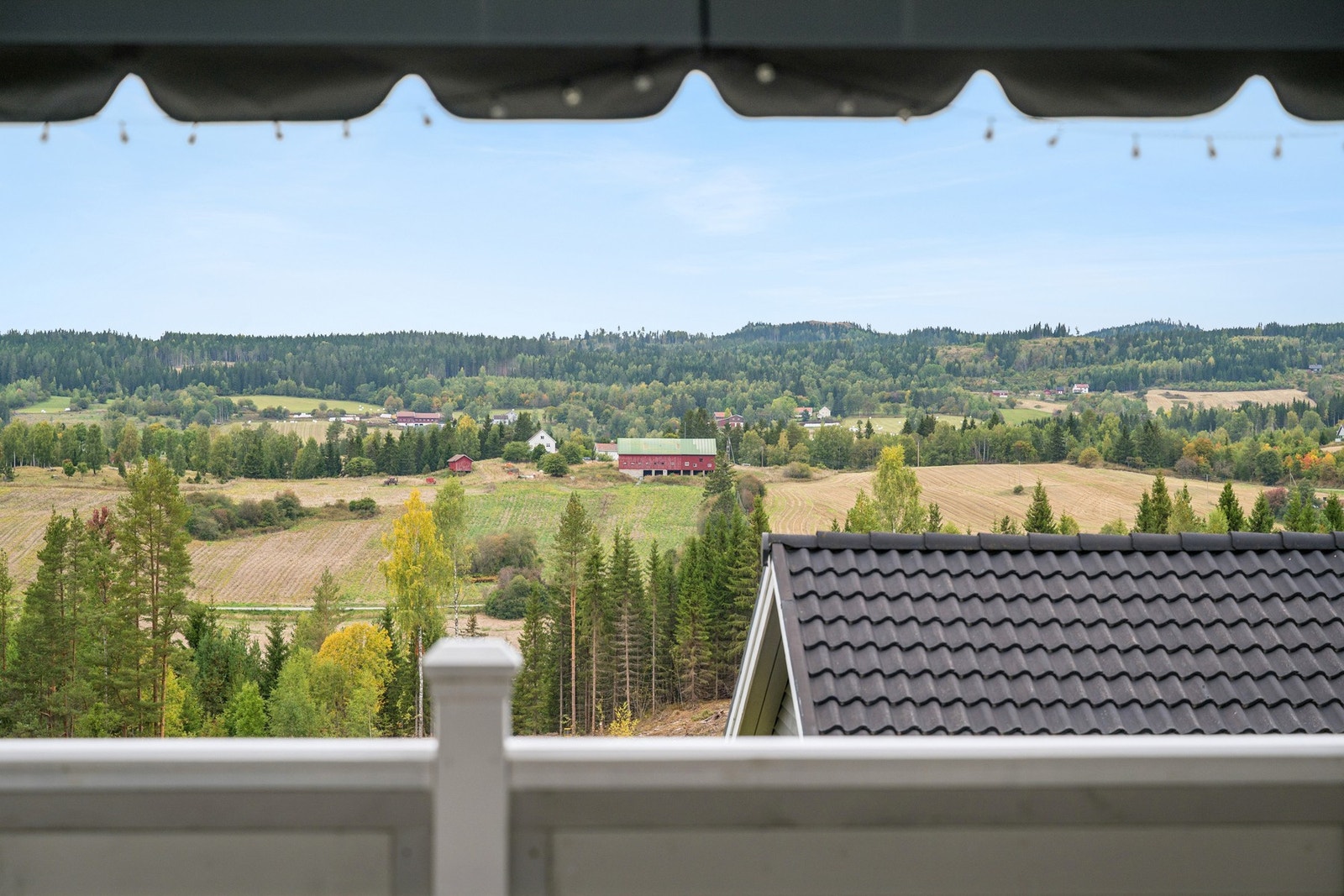 Utsikt fra terrasse. Galleribilde