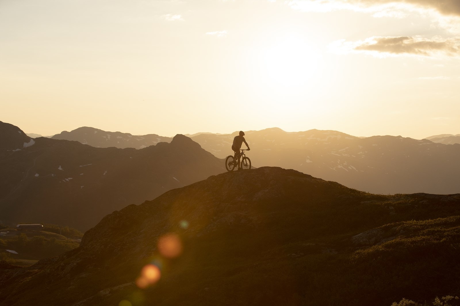 Hemsedal har mye å by på året rundt. Finn roen med å sykle innover i den spektakulære fjellheimen Galleribilde