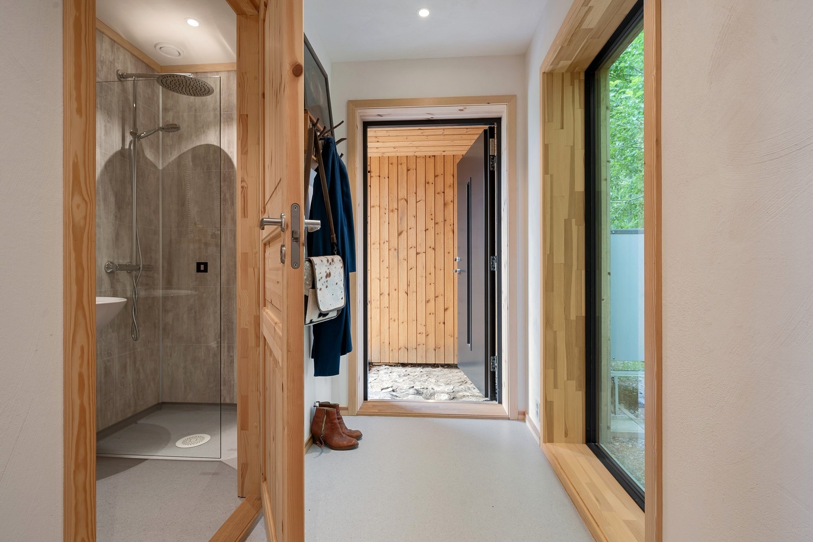 Velkommen inn til en lys entré Galleribilde