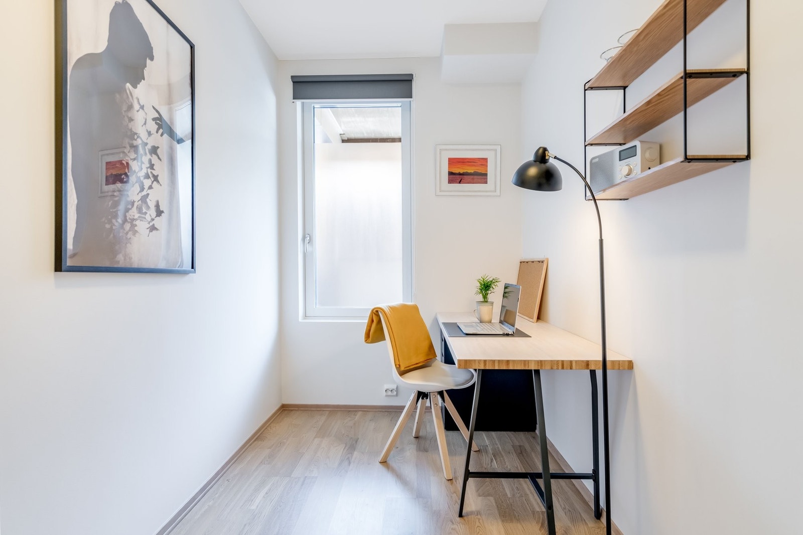 Soverom nr 2 har vært brukt som kontor men nå innredet som barnerom. Galleribilde
