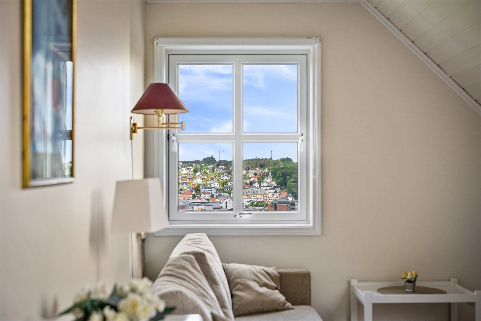Herlig utsikt også fra loftstuen. Galleribilde