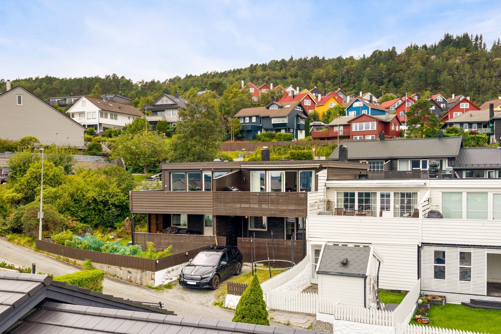 Barnevennlig nabolag med nærhet til naturen og flotte turområder. Galleribilde