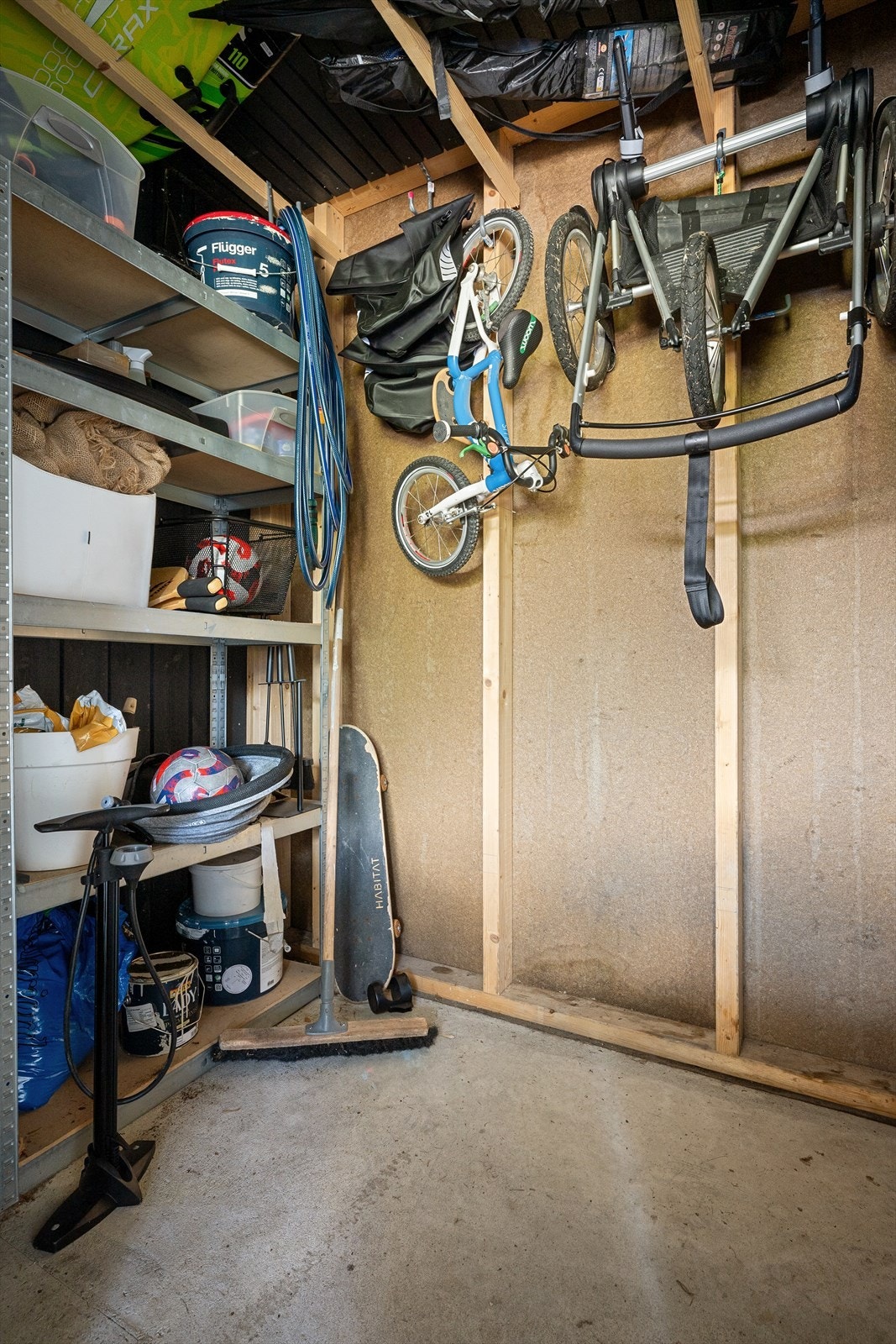 Bod i carport er en av flere boder som gir gjennomgående god plass. Galleribilde