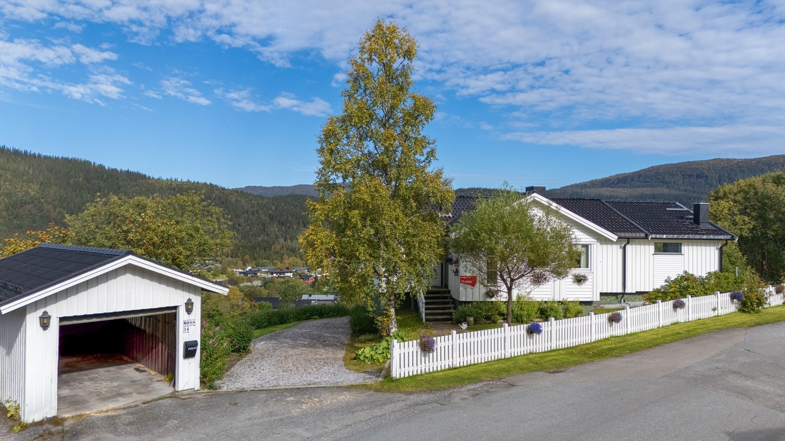 Her har barn vokst opp i et trygt og inkluderende nabolag med venner rett utenfor døren. Galleribilde