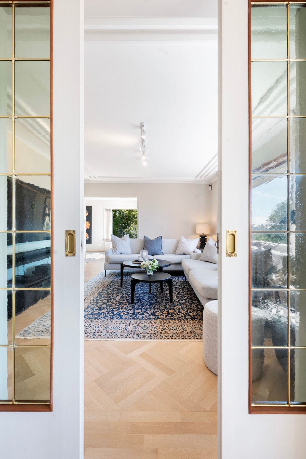 Inn til spisestuen Galleribilde