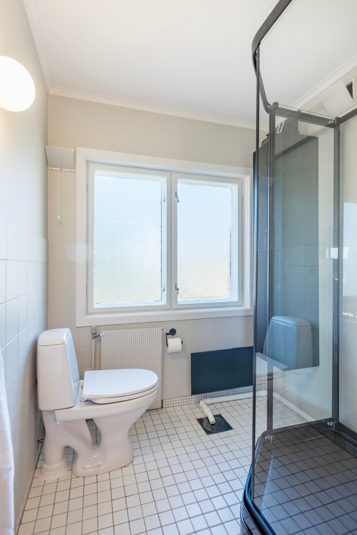 Badet med dusj Galleribilde