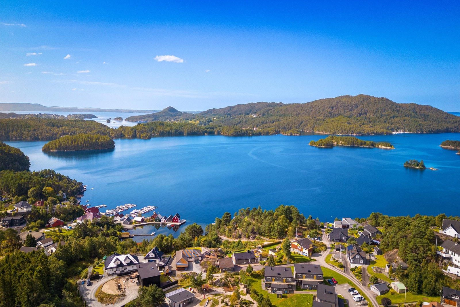 Velkommen til et godt miljø ved sjøen på Nore Neset! Galleribilde
