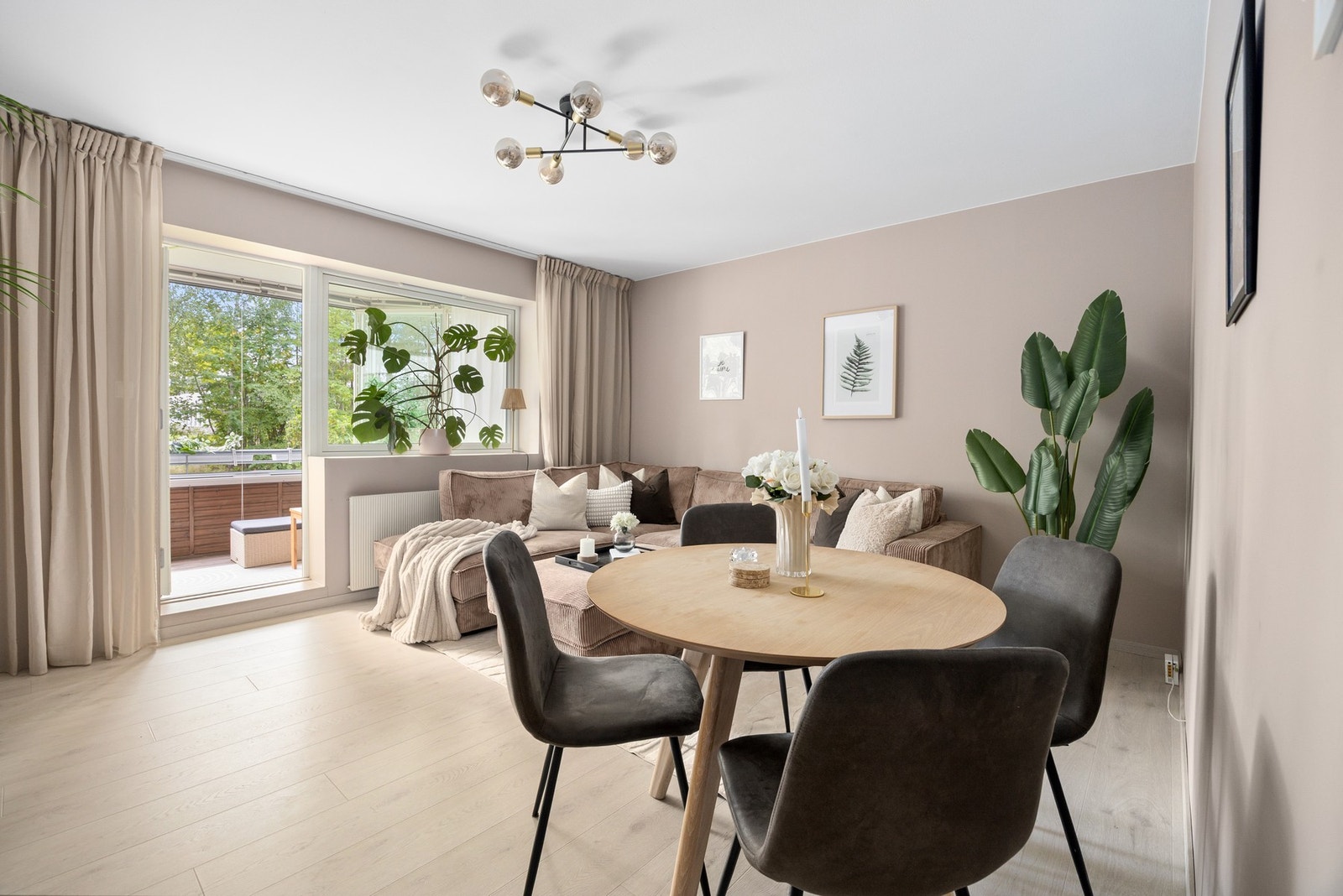 - Markus hagen har gleden av å presentere Solbergliveien 87B en lys og pen 3 roms Foto: Antonio Cano - Galleribilde